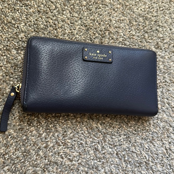 Kate Spade Wallet - Picture 1 of 8